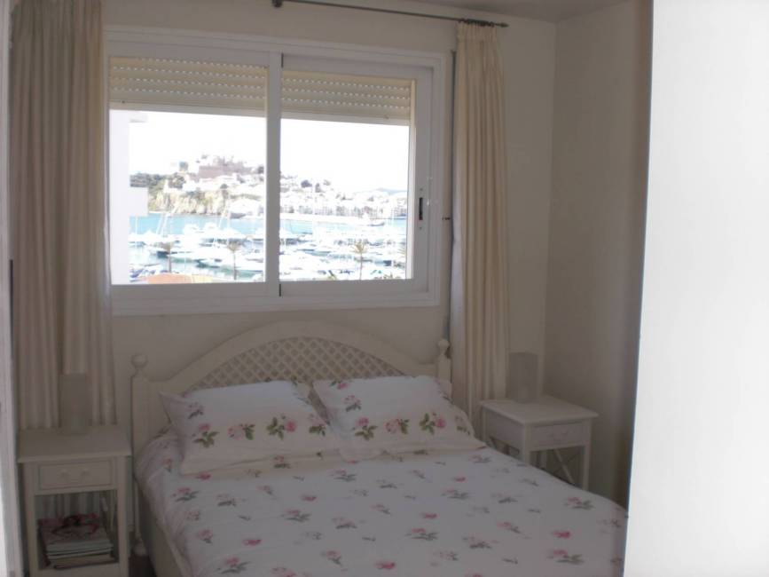 Vier kamer appartement in Marina Botafoch te koop